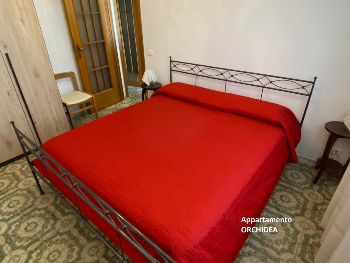 Aparthotel I Fiori Di Pietra Pietra Ligure Exterior foto