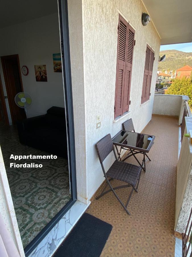 Aparthotel I Fiori Di Pietra Pietra Ligure Exterior foto